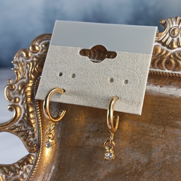 Gold Earrings - Picture 6 of 7